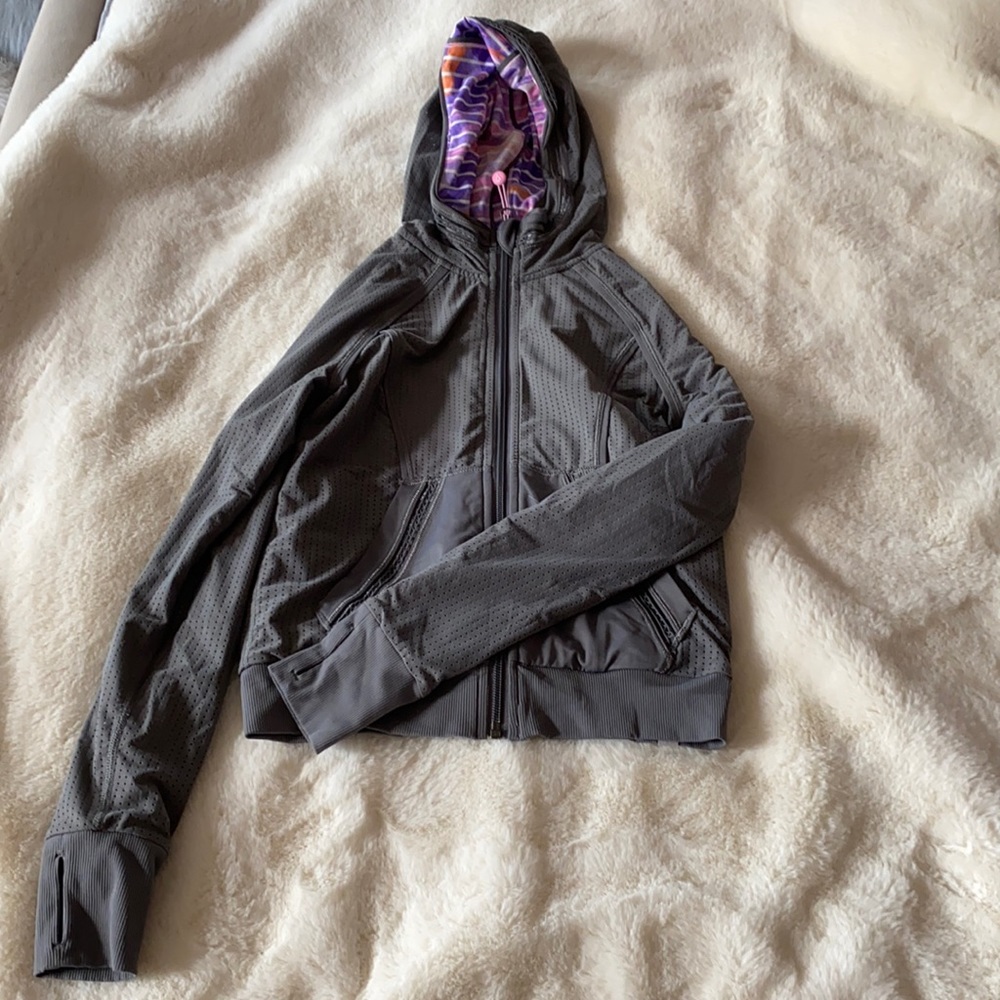 IVIVVA REVERSIBLE ZIP UP SWEATSHIRT